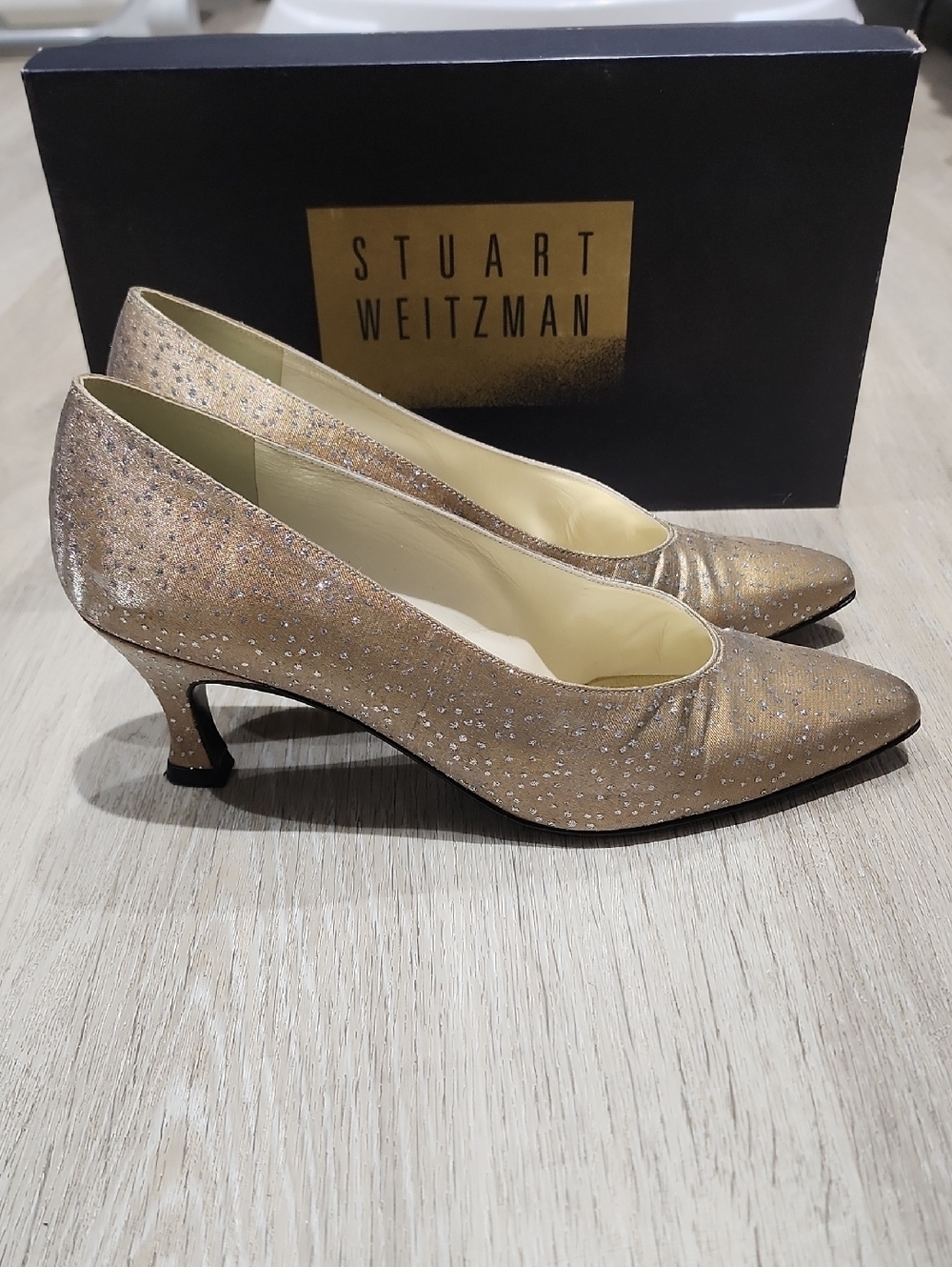 Stuart Weitzman Gold Glitter Mid Kitten Heel Pumps 8
